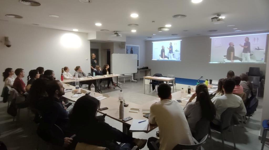 400 fisioterapeutes d'atenció primària participen en un programa de formació impulsat per Salut i el centre de simulació 4D Health. Generalitat de Cat