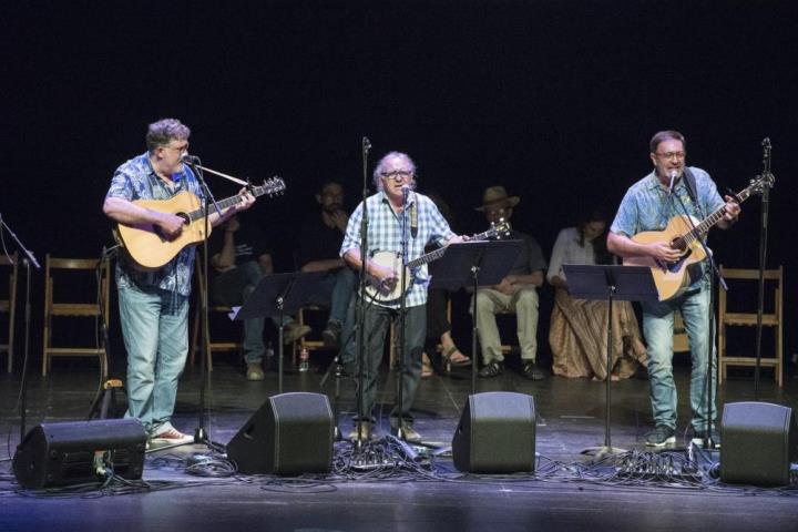 Doble homenatge a Pete Seeger 