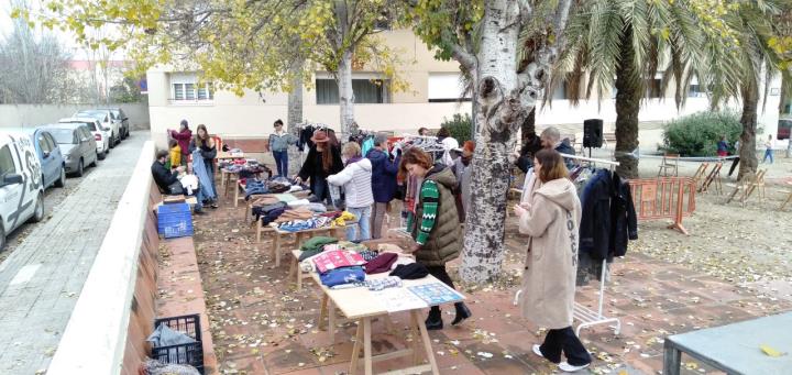 Mercat d’intercanvi de roba organitzat per La Bresca