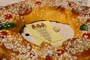 Amaguen deu joies d’or als tortells de Reis de cinc pastisseries de Vilafranca del Penedès