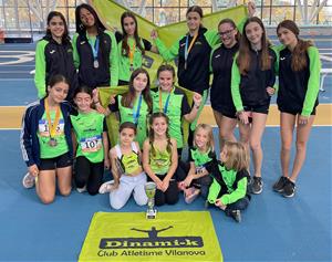 Atletes del Dinami-k Club Atletisme Vilanova a la 1a edició de la Copa de Promoció Femenina. Eix
