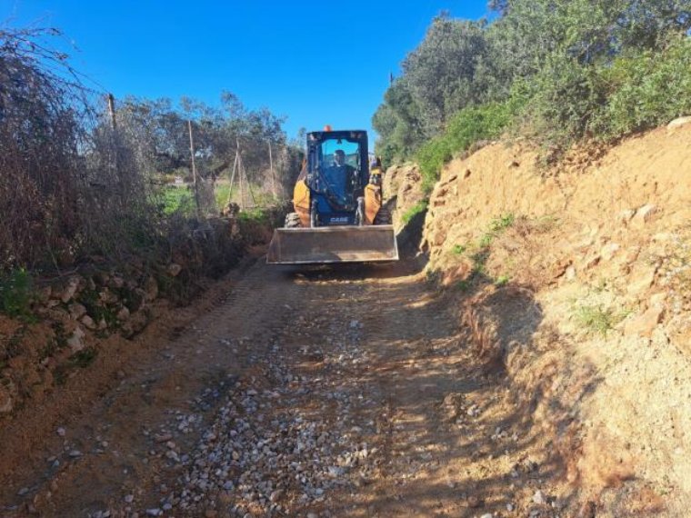 Comencen les obres d'arranjament del camí de l'avinguda del Terme de Vilanova. Ajuntament de Vilanova
