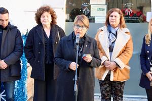 Cubelles condemna la mort del nadó trobat en un contenidor amb un minut de silenci
