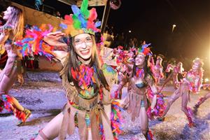 Cunit, un carnaval de color i passió comunitària . Ajuntament de Cunit