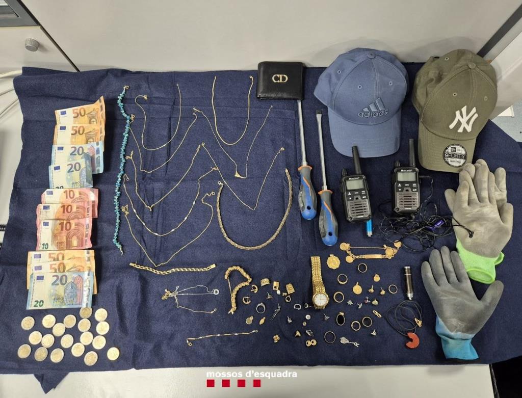 Detenen dos homes per entrar a robar en sis domicilis d'Igualada forçant les portes dels balcons. Mossos d'Esquadra