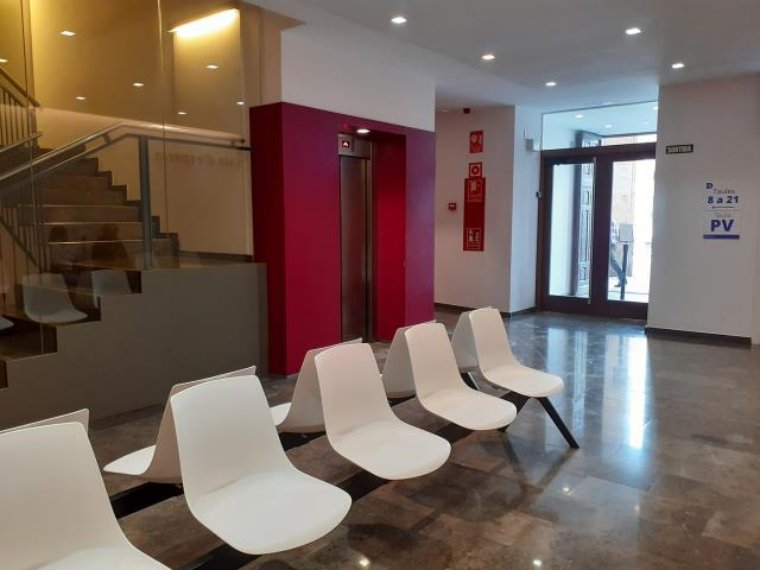 Dilluns comencen les obres de restauració del vestíbul de la Casa Consistorial de Vilanova. Ajuntament de Vilanova