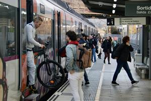 Dues incidències provoquen demores en els de trens a l'R4 i l'R2 Sud de Rodalies aquest dimarts. ACN