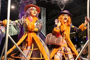El Carnaval de Sitges viu l’última gran nit de lluïment amb la rua de l’Extermini