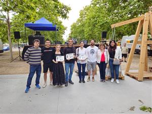 El col·lectiu d'escriptors penedesencs premia els millors relats al certamen de la Fira de Vins Rebels. EIX
