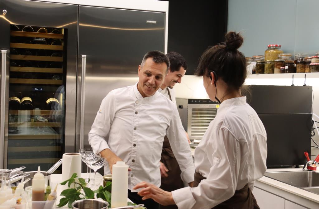 El Disfrutar, del sitgetà Oriol Castro, culmina l'ascens a l'Olimp gastronòmic i ja és el millor restaurant del món. ACN