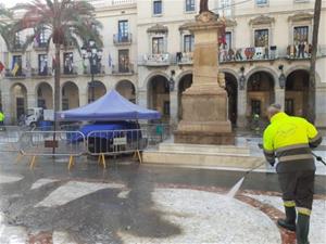 El dispositiu especial de neteja del carnaval de Vilanova acaba amb un consum de 900 m3 d'aigua pluvial i freàtica