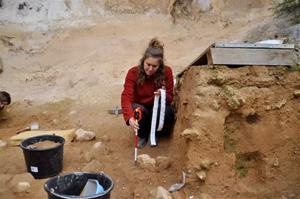 El jaciment de La Balma de la Graiera de Calafell proporciona noves restes d’ocupació neandertal de fa 90.000 anys. Ajuntament de Calafell