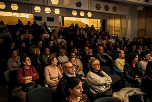 El Públic va omplir de gom a gom l’aforament de l’antic Escorxador de Sitges