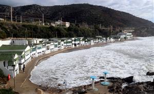 El segon temporal marítim en tres dies afecta amb intensitat el litoral del Garraf 