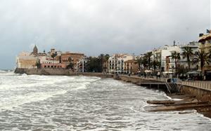 El segon temporal marítim en tres dies afecta amb intensitat el litoral del Garraf i el Baix Llobregat. ACN