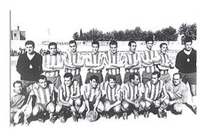 El Vilanova 1964-65 recuperà la Tercera Divisió (Foto reproduïda del llibre dels 50 anys del club).