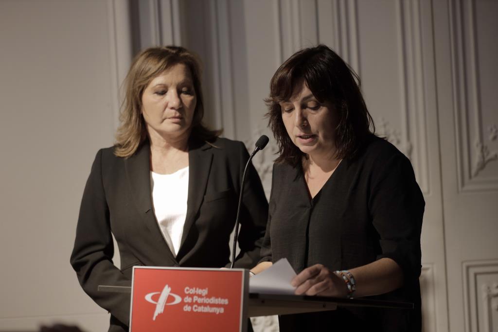 El XIX Memorial Joan Gomis premia l’obra ‘Huérfanos tras el silencio’, de Sara Boldú i la sitgetana Anna Grimau . EIX