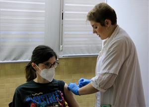 Els contagis de grip a Catalunya ja superen el pic de l'any passat i creix el nombre de persones ingressades amb covid. ACN