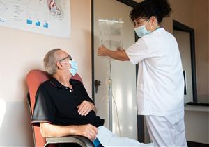 Els hospitals de l'Alt Penedès i Garraf fomenten l'autonomia dels pacients amb diàlisi peritoneal. CSAPG