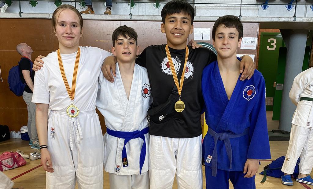 Els judoques de l'Escola de Judo Vilafranca - Vilanova. Eix