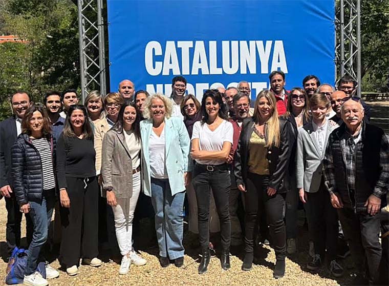 Els representants de Junts Vegueria Penedès als Banys i Palaldà. Eix