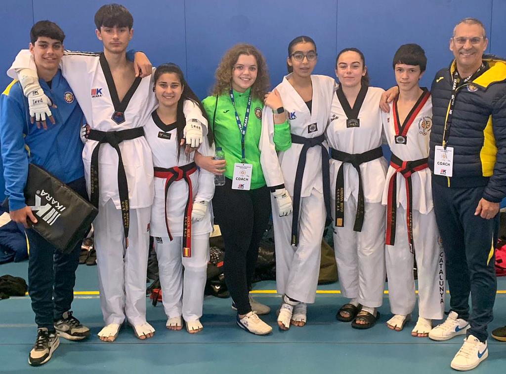 Els taekwondistes de La Lira Vendrellenca. Eix