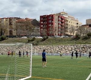 Gairebé 2.000 usos en el projecte d’obertura de patis i instal·lacions esportives “De bat a bat” a Vilafranca. Ajuntament de Vilafranca