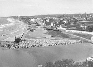 La construcció del port, en el moll de Llevant. Eix