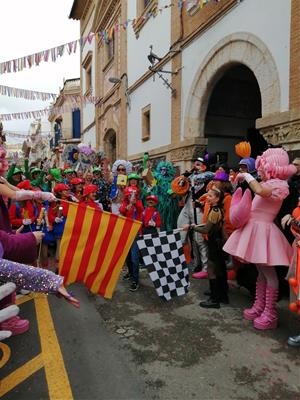 La Cursa de llits reuneix 400 participants i omple de bon humor el carnaval de Sitges