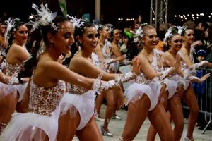 La disbauxa pren Sitges en una de les cites més multitudinàries del carnaval. ACN