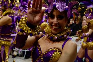 La disbauxa pren Sitges en una de les cites més multitudinàries del carnaval