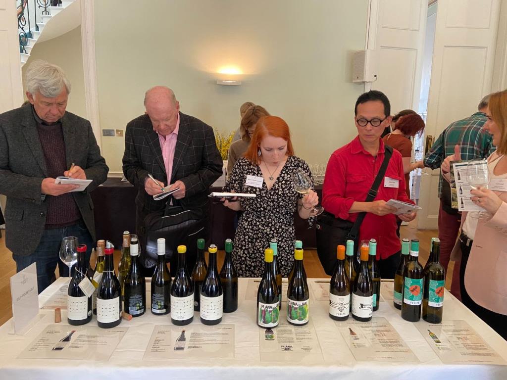 La DO Penedès retorna a Londres amb un sopar maridatge on reivindica les varietats autòctones i els vins ecològics. EIX