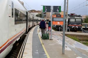 La Fundació Mobilitat Sostenible i Segura elabora un informe “ambiciós” per a assolir el milió d’usuaris de tren el 2035. ACN