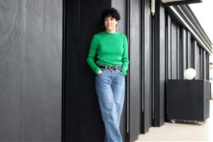 La penedesenca Clara Queraltó guanya el 9è Premi Llibres Anagrama de novel·la amb 'Com el so d'un batec en un micròfon'