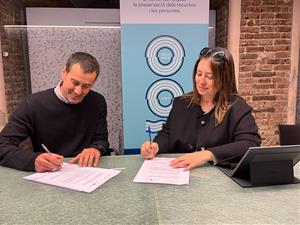 L’Ajuntament d’Igualada i Aigua de Rigat signen la renovació del fons de solidaritat per ajudar les famílies vulnerables. Aigua de Rigat