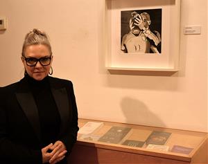 L’artista Nia Bragg plasma el seu feminisme a través d’una exposició reivindicativa a Sitges. Ajuntament de Sitges