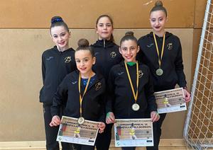 Les gimnastes del Gimnàstic Ballerina Vilanova i la Geltrú . Eix