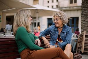 Les regidores Míriam Pérez i Iolanda Sánchez, del Grup Municipal de Vilanova en Comú  . Vilanova en comú