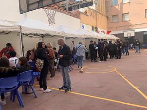L'escola Les Tereses de Vilanova reuneix més de 350 alumnes en el primer Meeting Point d'empreses simulades