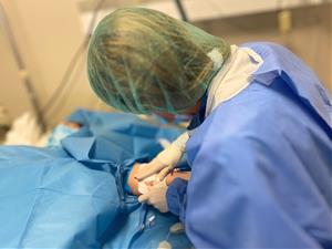 L’Hospital Universitari d’Igualada incorpora els catèters PICC que faciliten el tractament als pacients d’oncologia