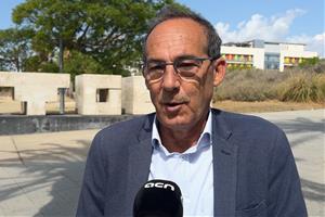 Luis Miguel García (PSC) relleva Mònica Gallardo (Junts) a la presidència del Consell Comarcal del Garraf