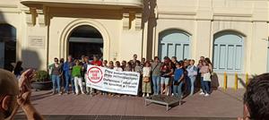 Més de 200 persones es concentren a Sant Sadurní per denunciar les males pràctiques del director de l'Intermunicipal