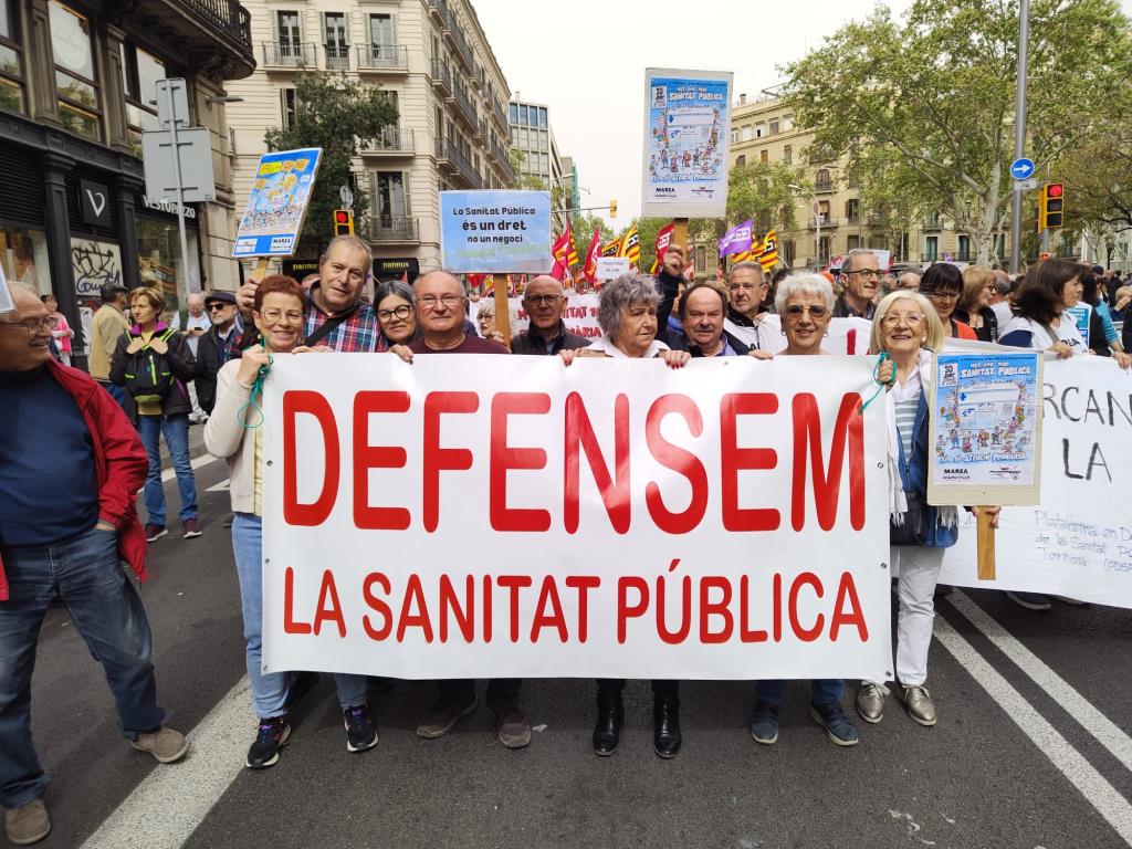 Més de cent persones es concentren a Vilafranca per a reivindicar una sanitat pública de qualitat. Grup Pro Sanitat Pública