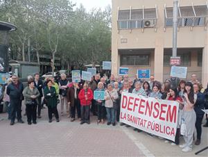Més de cent persones es concentren a Vilafranca per a reivindicar una sanitat pública de qualitat