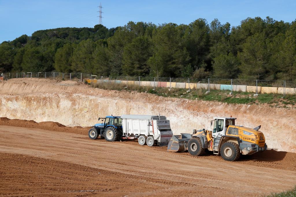 Obres del nou dipòsit d'aigua a Cunit construït pel CAT . ACN