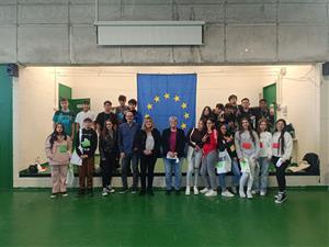 Olivella organitza una simulació del Parlament Europeu amb els alumnes de 4t d'ESO. Ajuntament d'Olivella