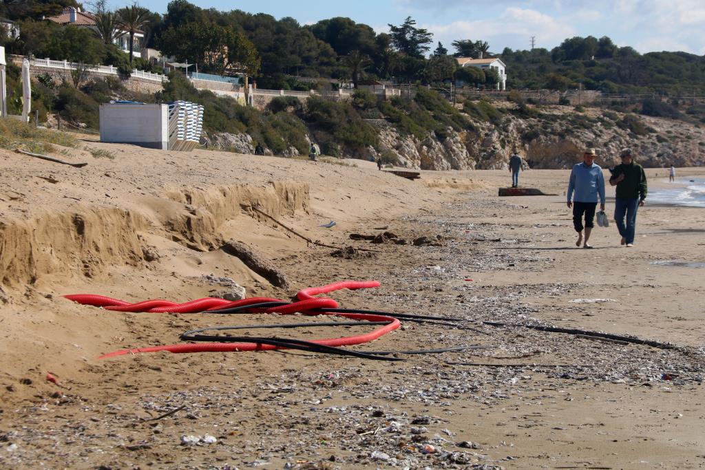 Platja del Far de Vilanova i la Geltrú. ACN