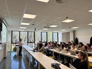 Prop de 400 estudiants omplen des d’avui el nou edifici d’estudis de Salut del Campus Universitari d’Igualada. Campus d'Igualada