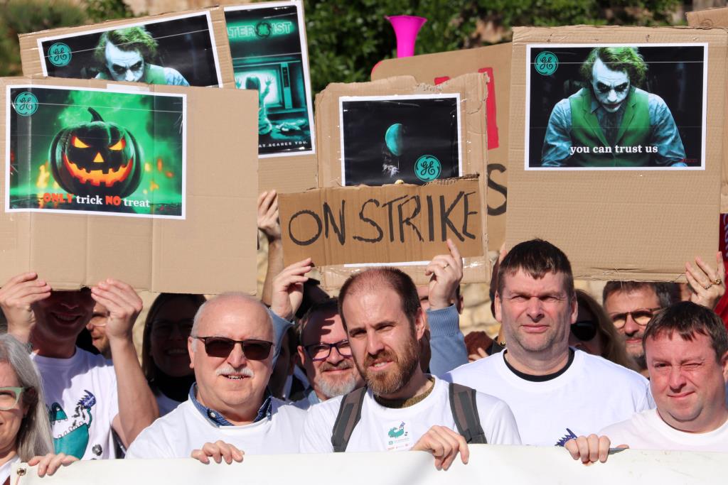 Prop de 60 treballadors de GE Vernova es manifesten a Sitges per exigir una reducció de l’ERO. ACN