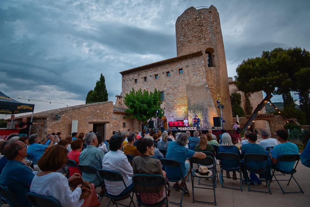 Ribes posa en marxa el Monocicle, festival de música d'autor/a. Monocicle